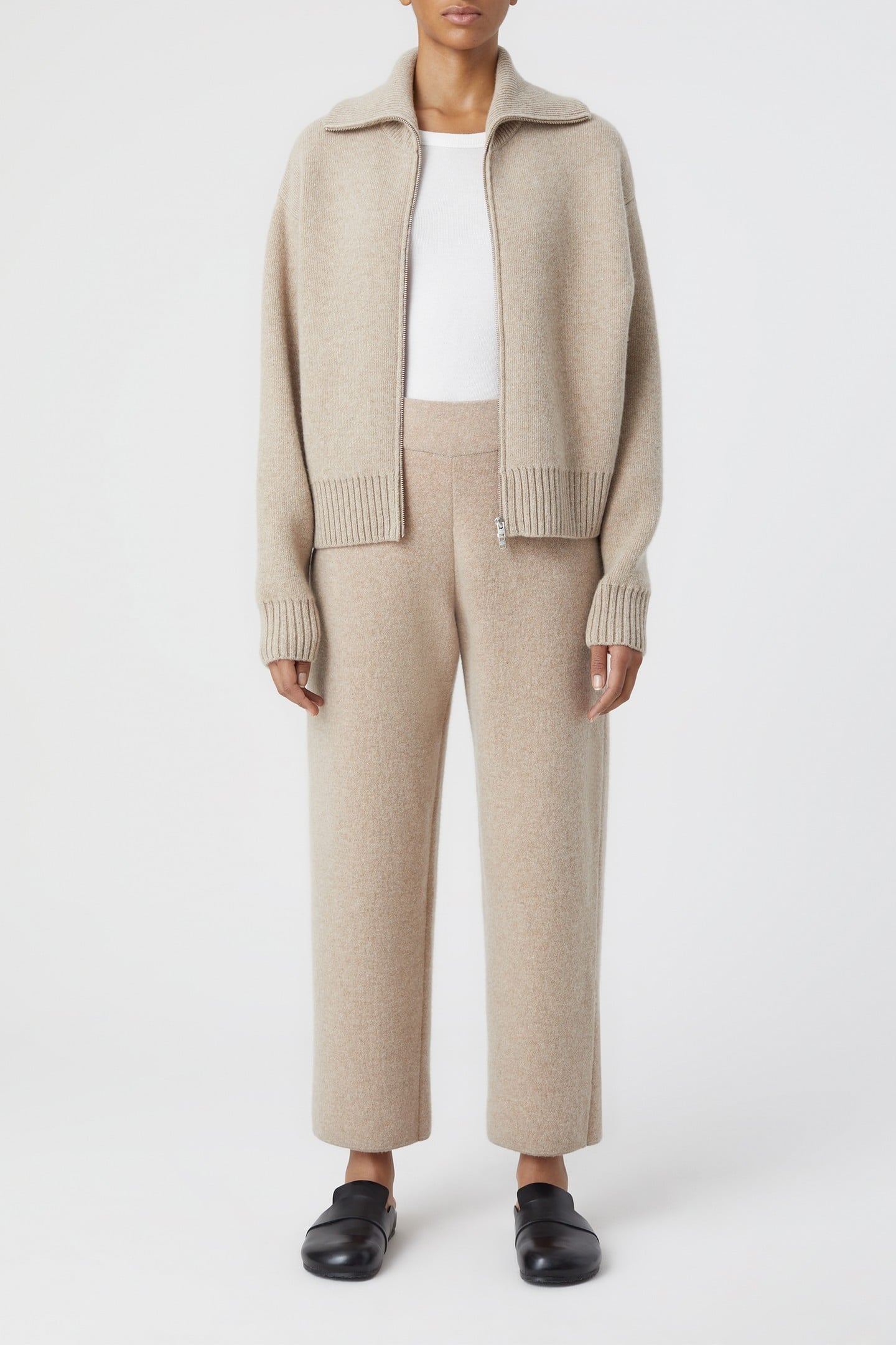 KNITTED JOGGER PANTS CHINO BEIGE 6