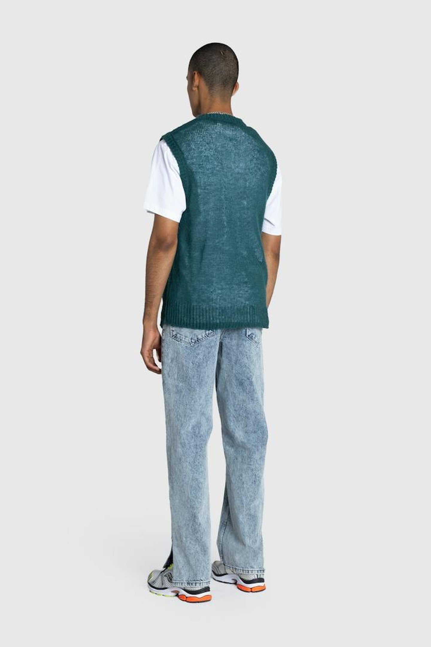CAFÉ DE FLORE X  HIGHSNOBIETY – SCRIPT SWEATER VEST GREEN 5