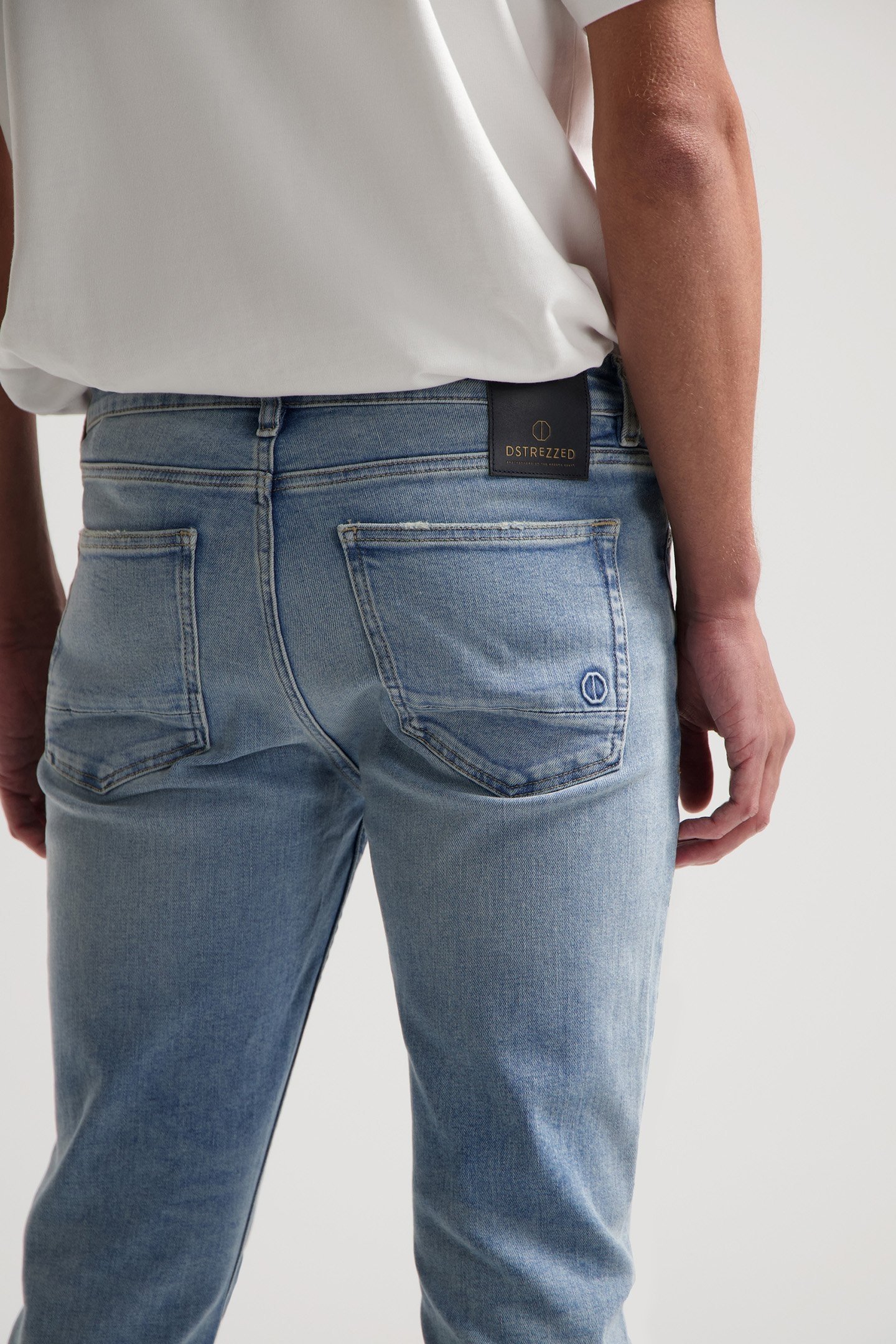 DS_MR. E - PAROU BLEACHED PAROU BLEACHED 7