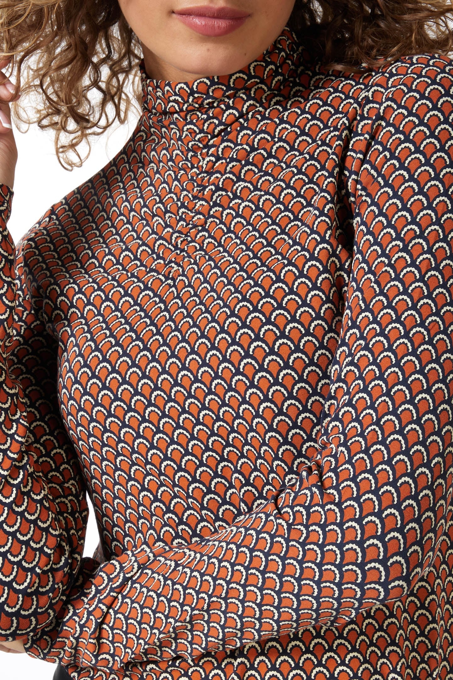 TOP SMOCKED NECKLINE SCALLOPED SJ PRINT 7