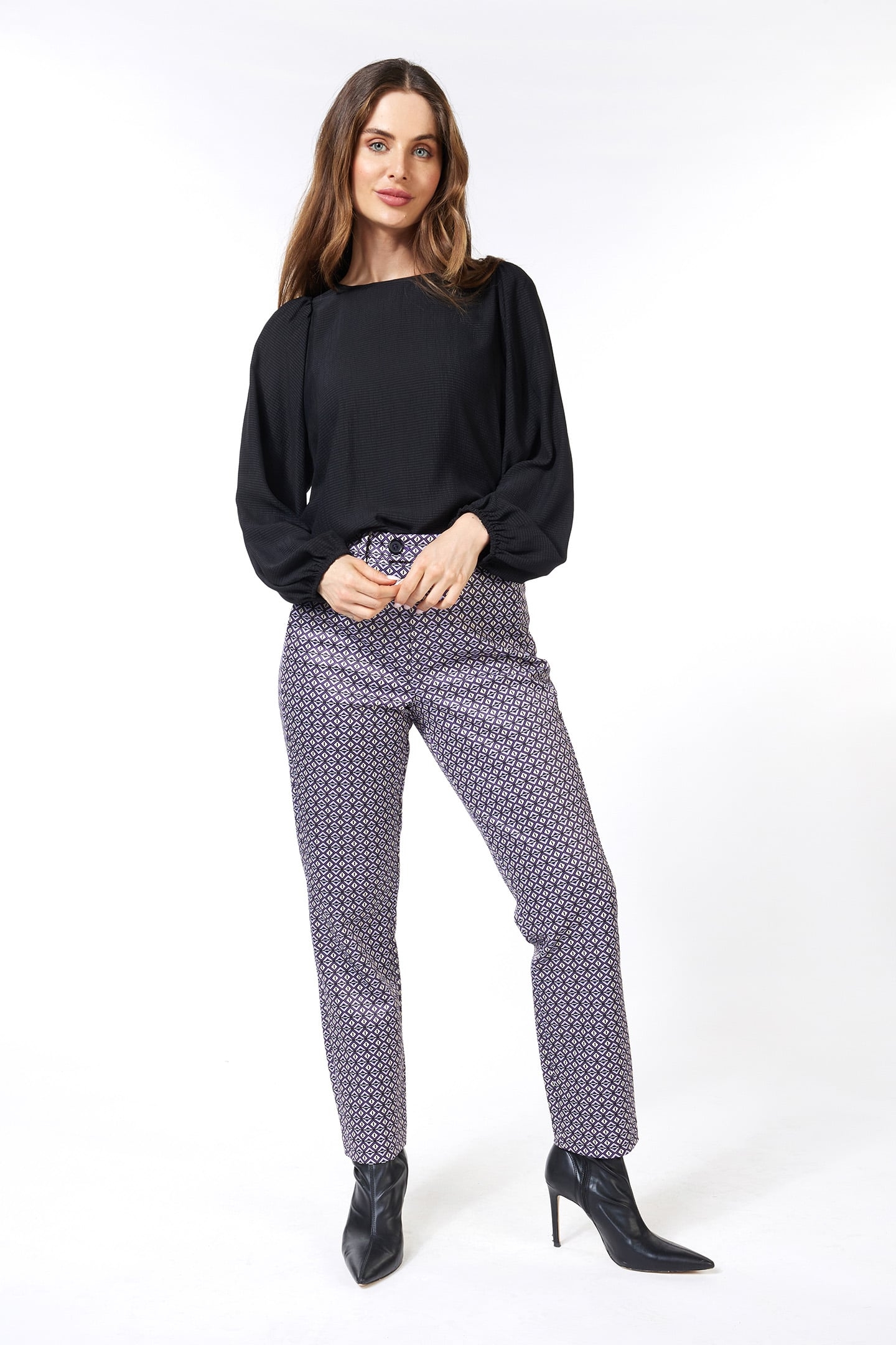 BLOUSE R-NECK STRUCTURE BLACK 2