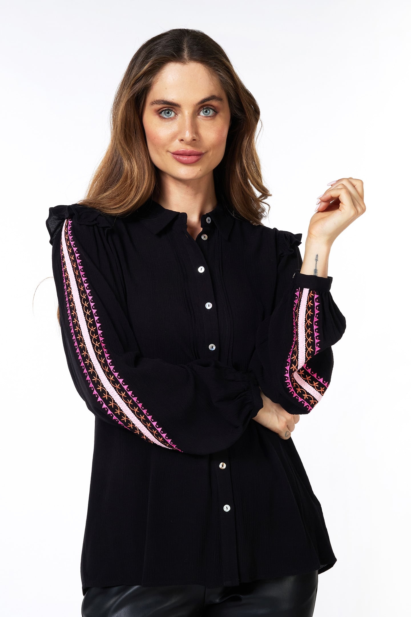 BLOUSE EMBROIDERY BLACK 1