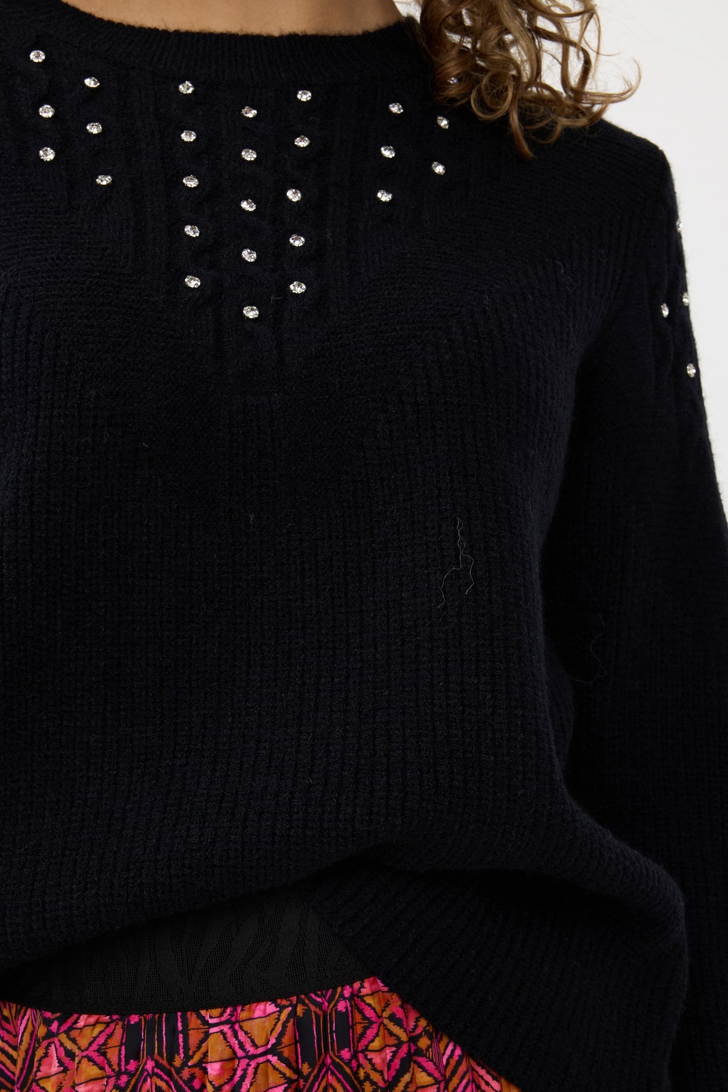 SWEATER V STONES BLACK 6