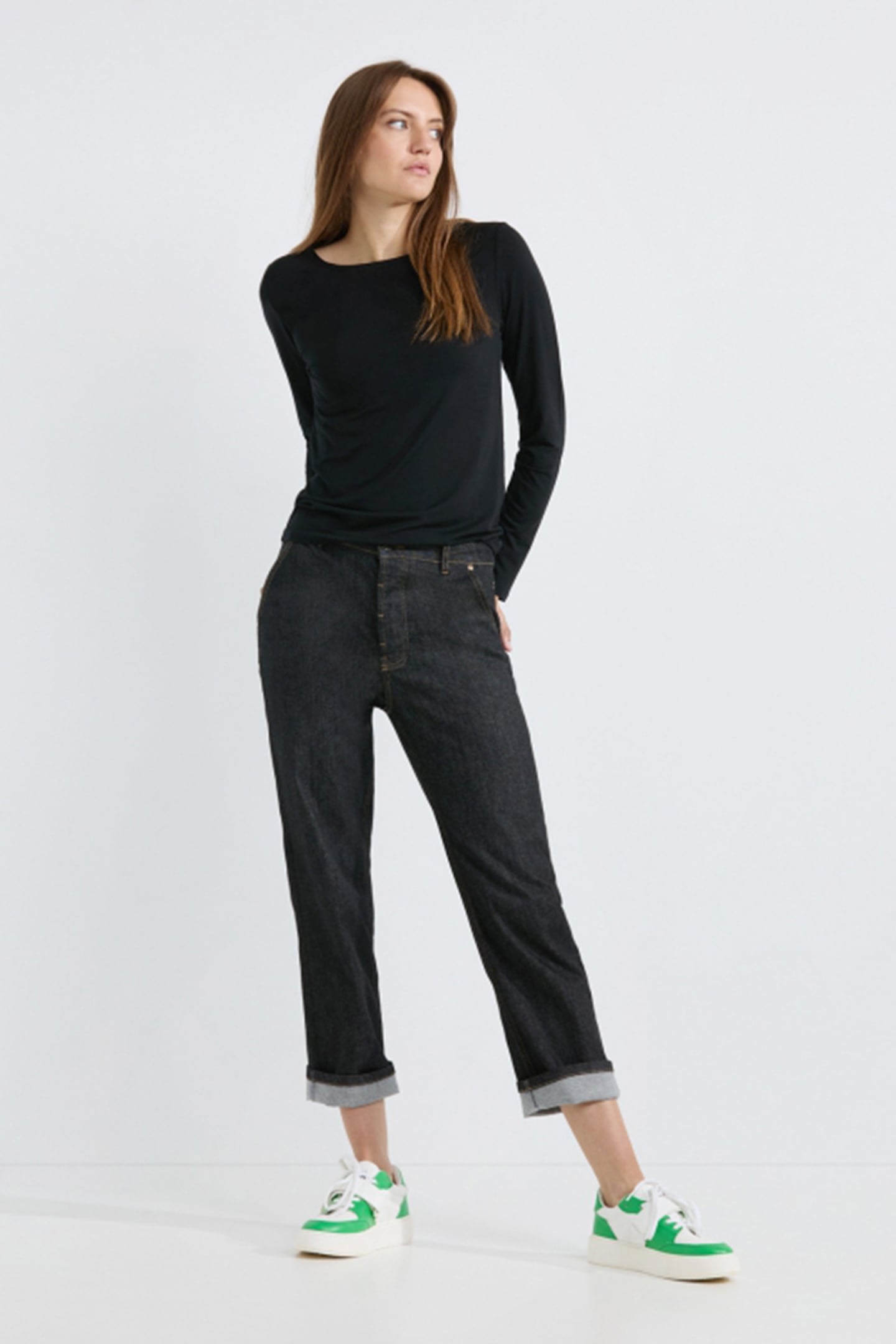 ALINE T-SHIRT BLACK 2