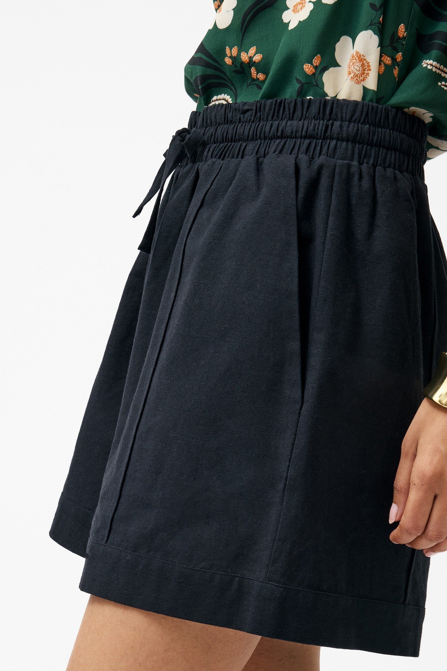 CLARE LINEN BLEND TIE SHORTS BLACK 4