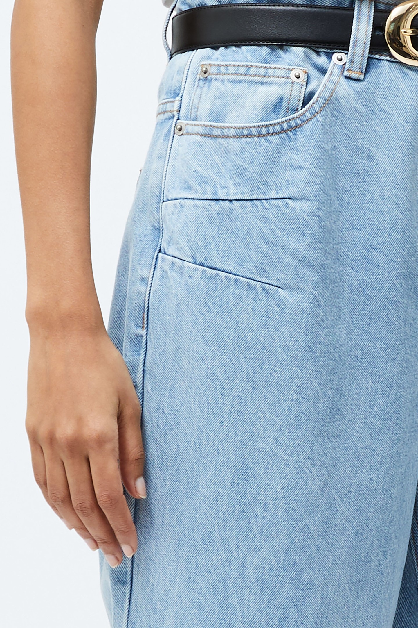 DALLAS DENIM BARREL LEG JEAN LIGHT WASH 4