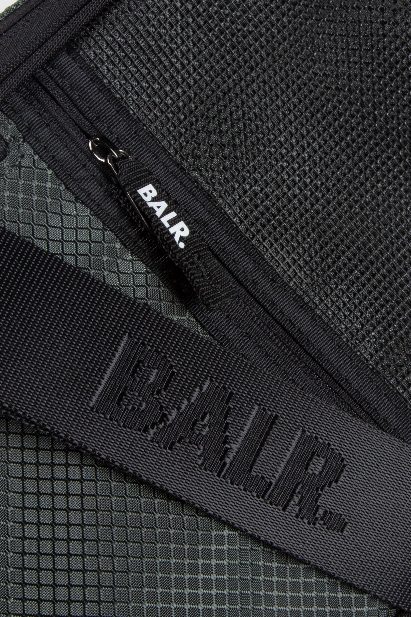 SALERNO RIPSTOP SHOULDER BAG JET BLACK 5