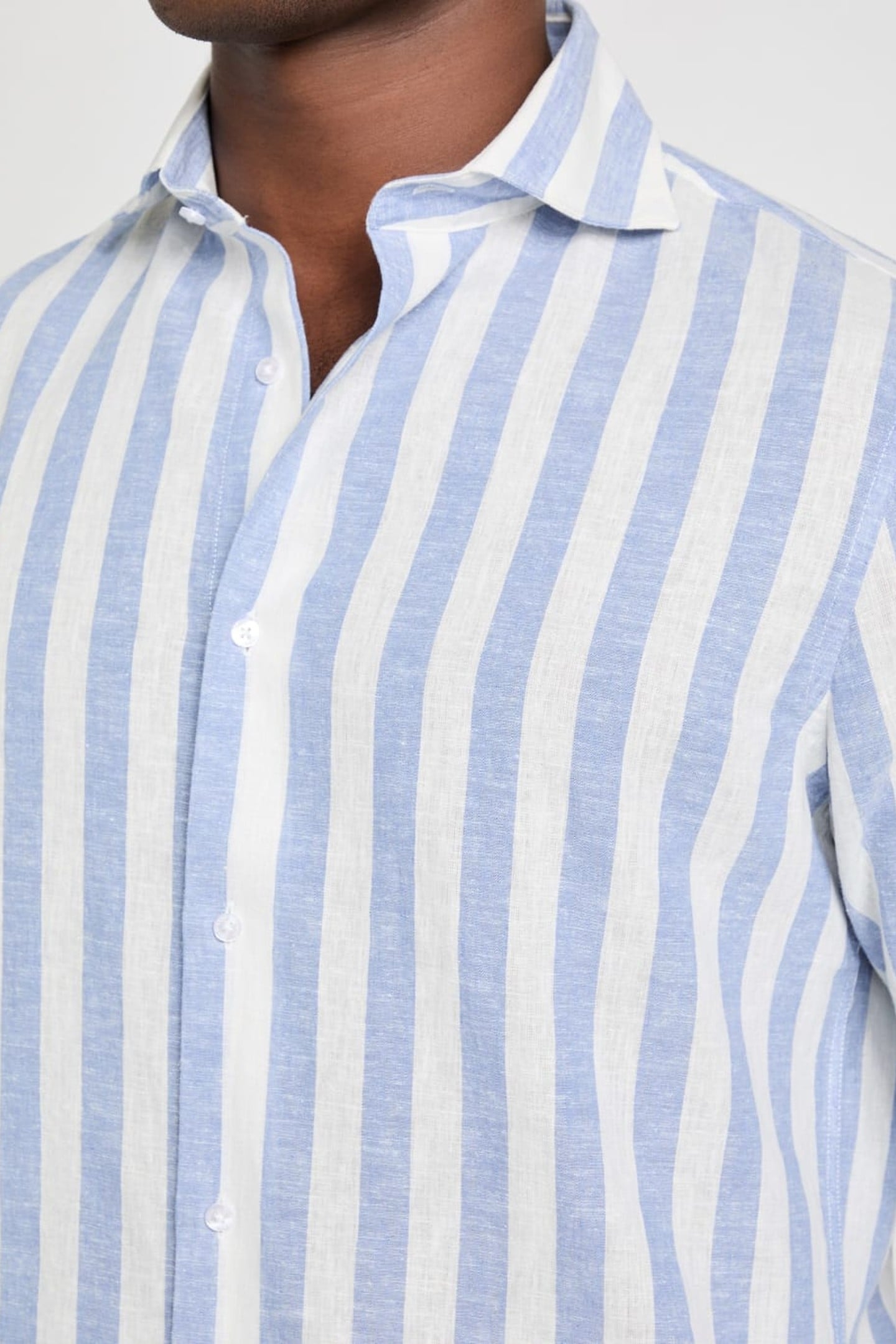 MARCIANO BY GUESS BILL FRENCH COLLAR R LIGHTBLUE & WHITE MI 4