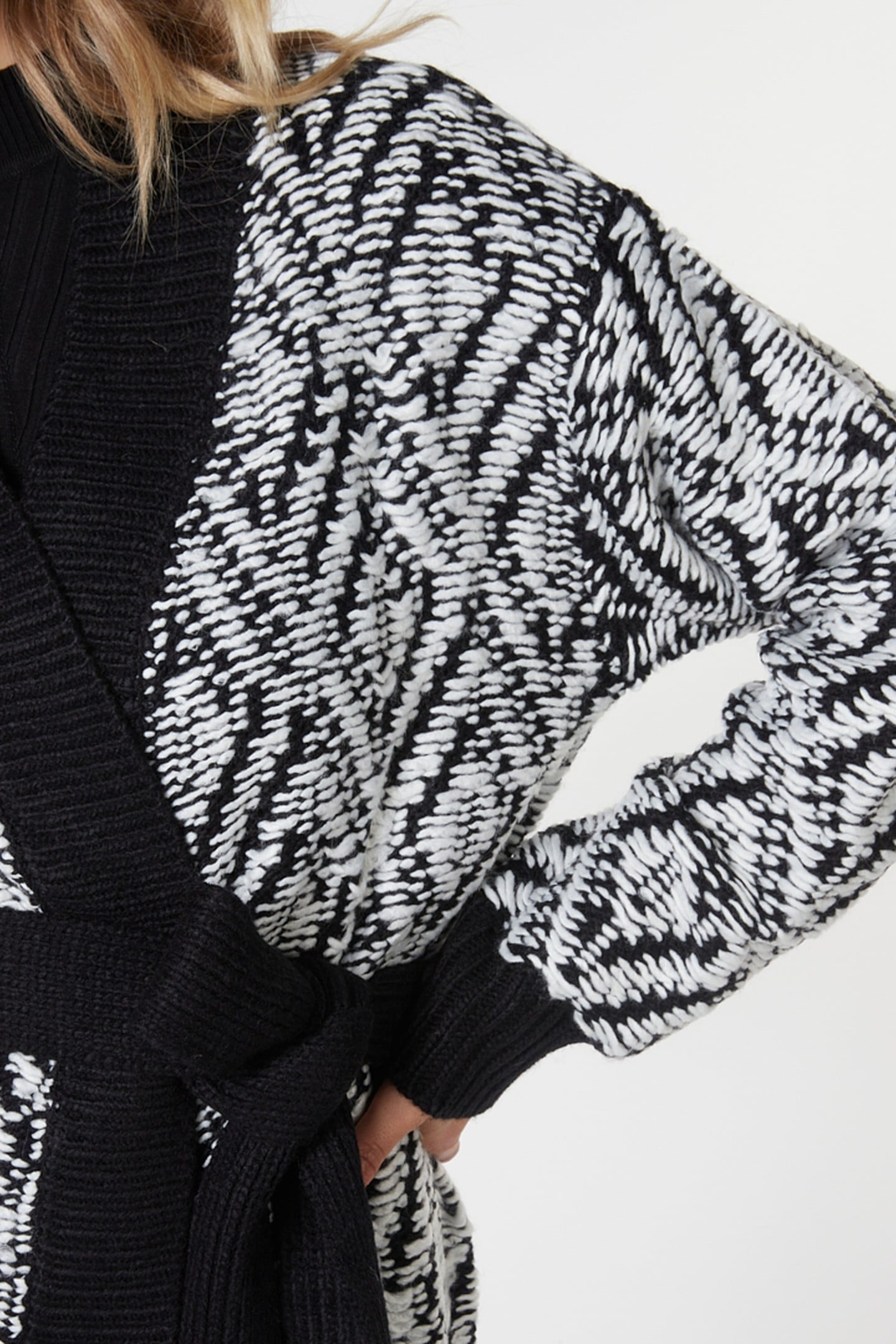 CARDIGAN 3D KNIT BLACK / WHITE 8