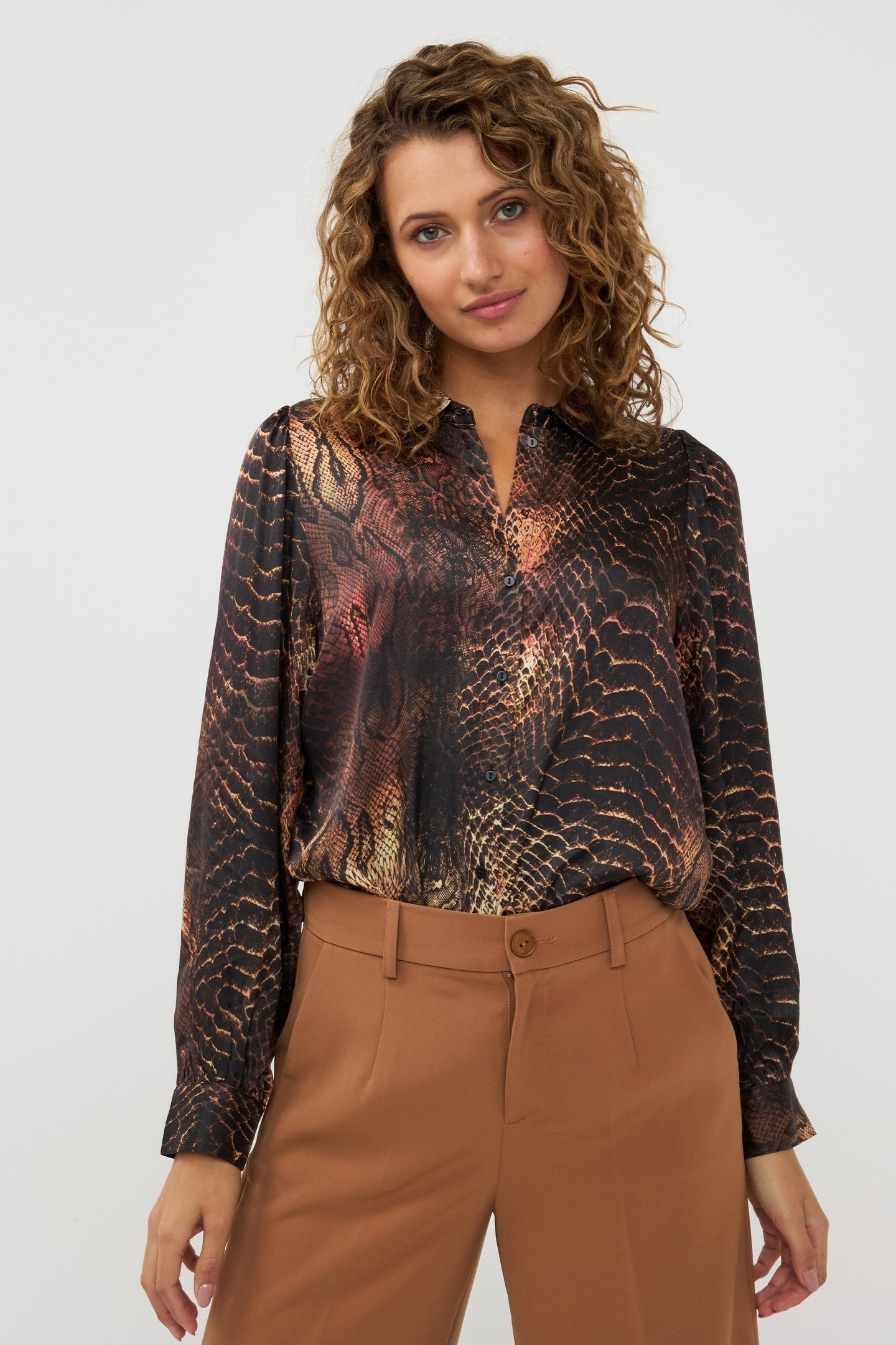 BLOUSE BASIC SNEAKY EVE PRINT 2