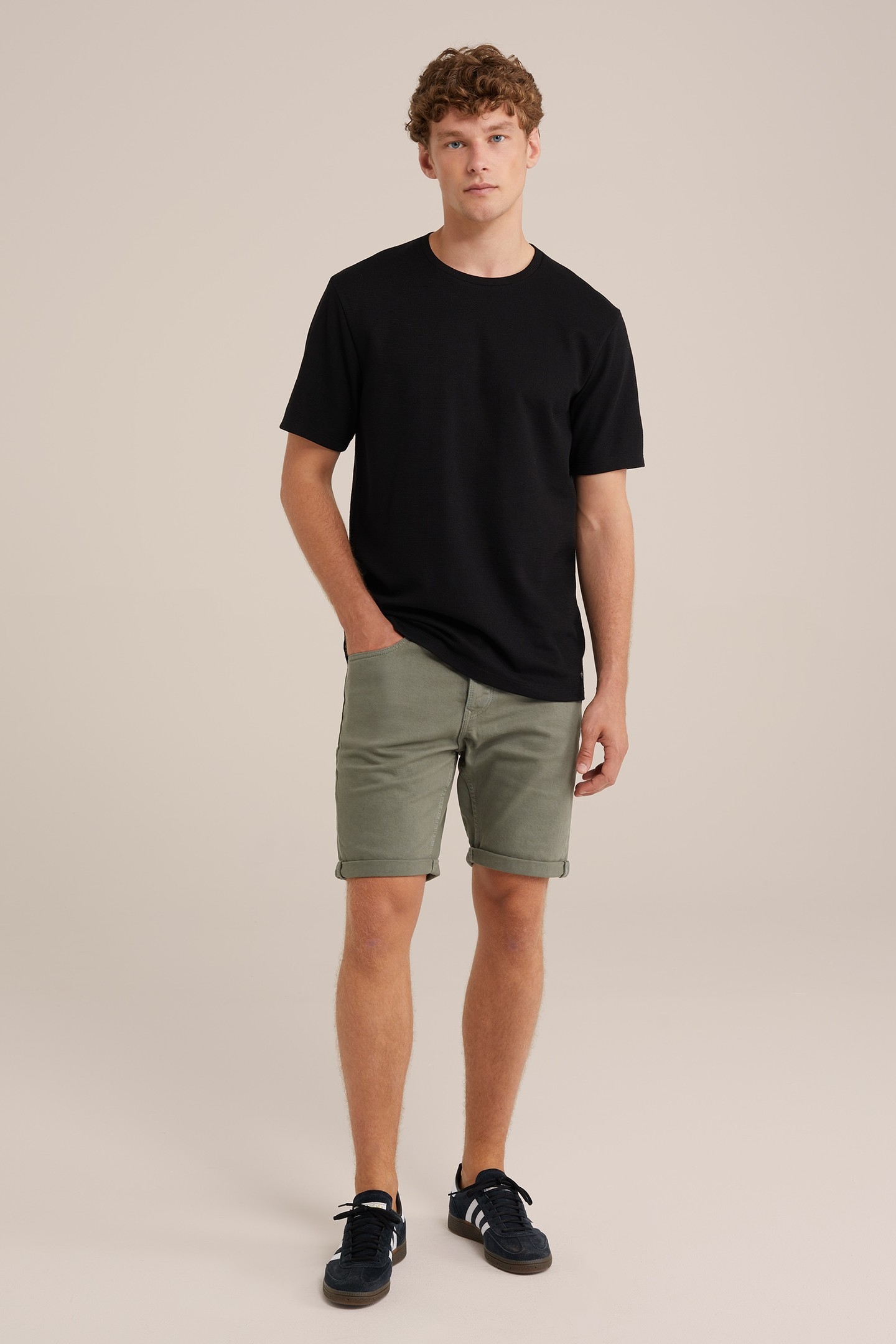 SHORT GREYISH GREEN 4