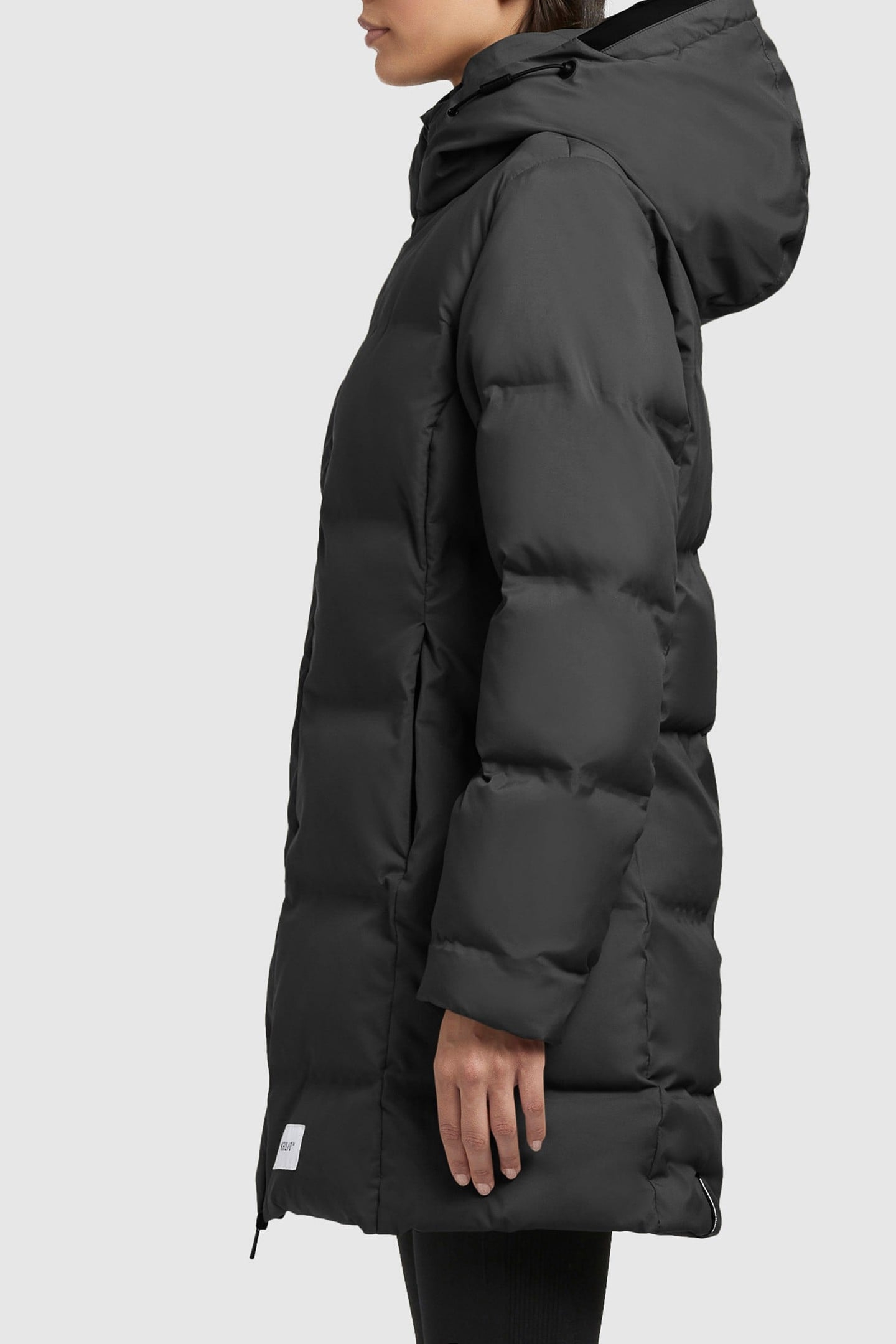 TANARE BLACK 4