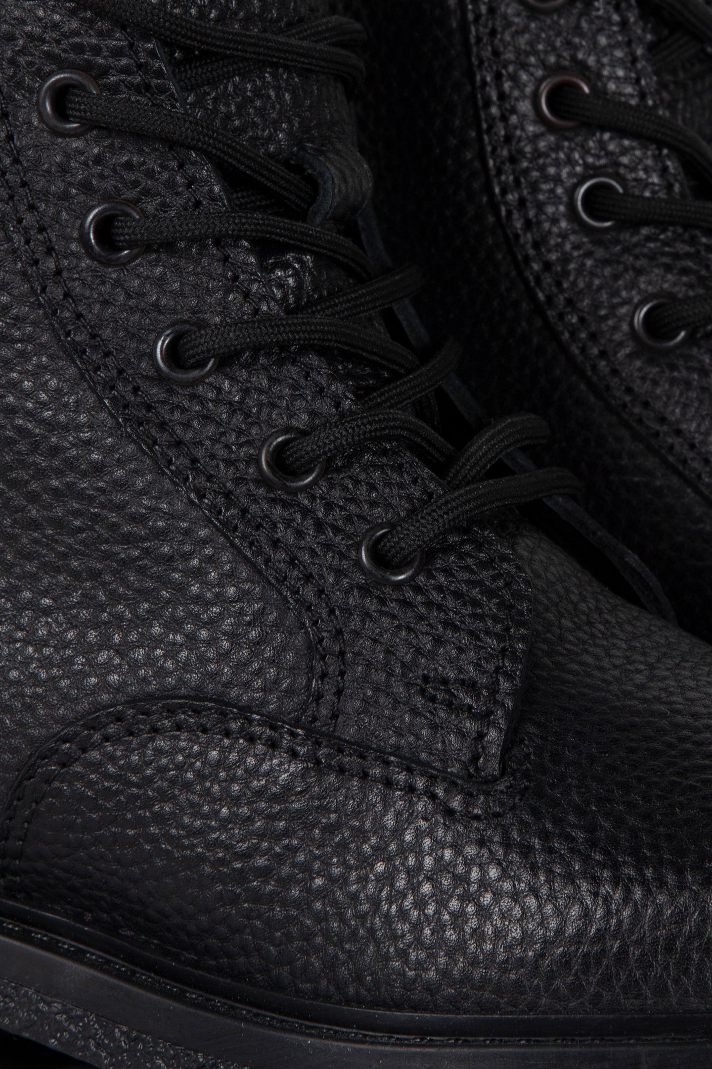 GUZO BLACK EMBOSSED 4