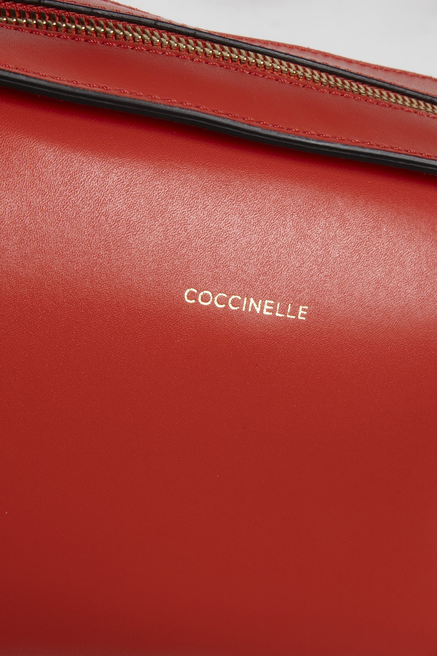 MEDIUM LEATHER SHOULDER BAG IN RED 5