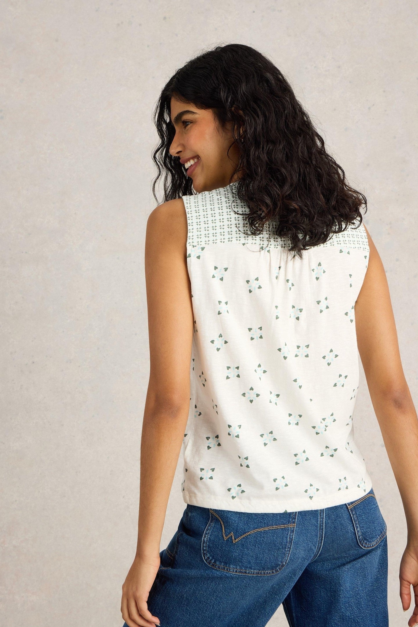 TULIP SLEEVELESS SHIRT WHITE PRINT 2