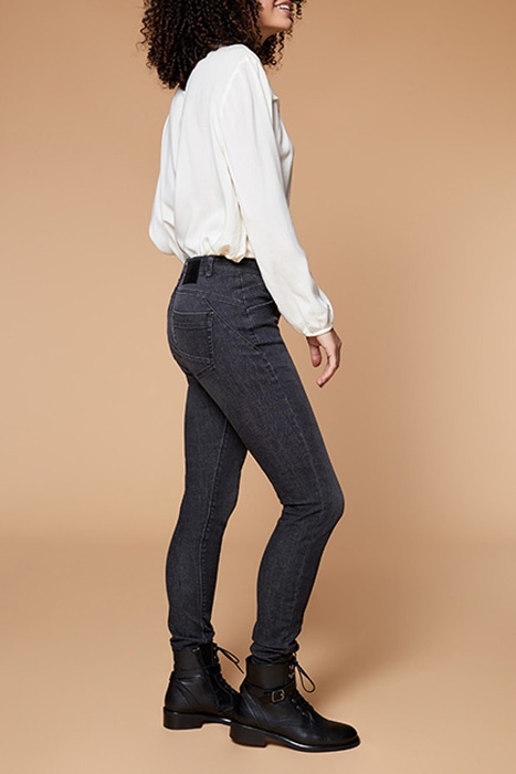 CASSIE - IVORY BLOUSE WITH COLLAR 3