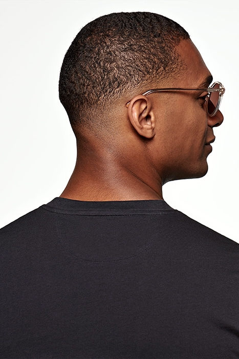 NAVY V-NECK T-SHIRT 4