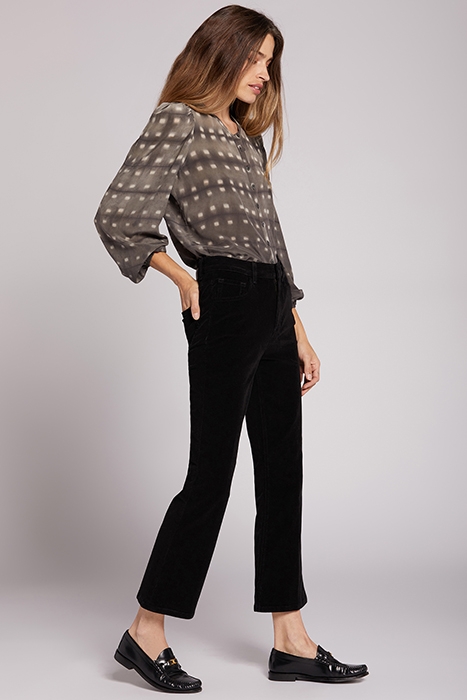 THE BOULEVARD BLACK 5