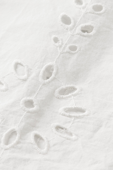 RUCHED FRONT FLUTTER SLEEVE TOP WHITE 3