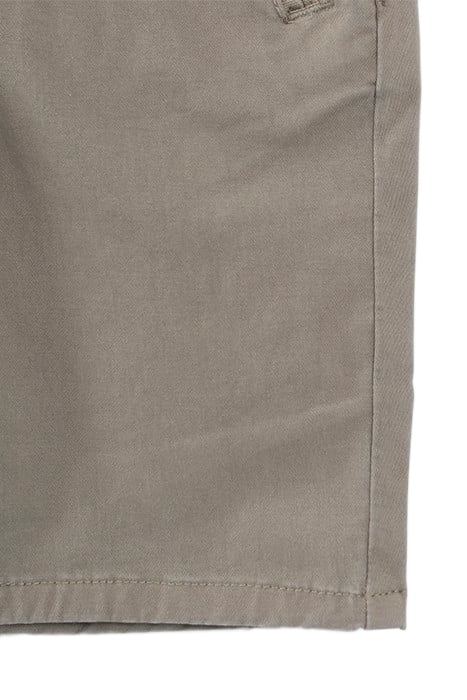 CHINO VERT WAITER SHORTS 7