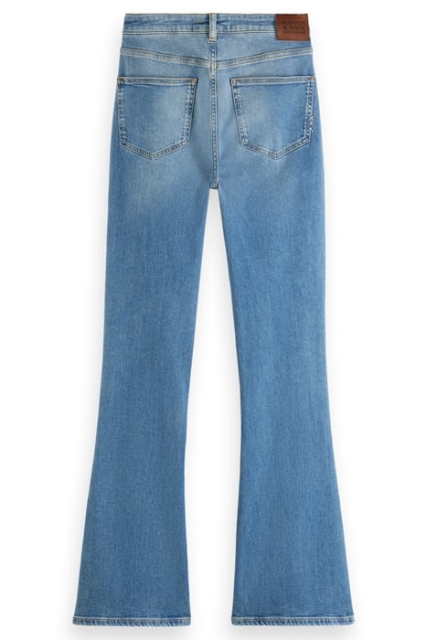 THE CHARM FLARED JEANS – CLEAR SKIES 5