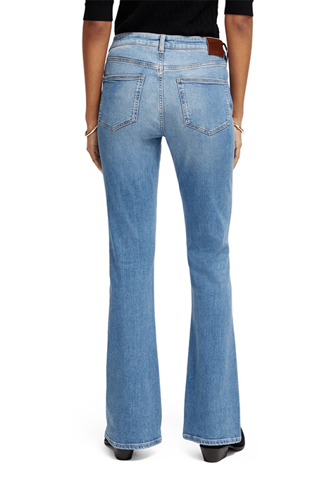 THE CHARM FLARED JEANS – CLEAR SKIES 2