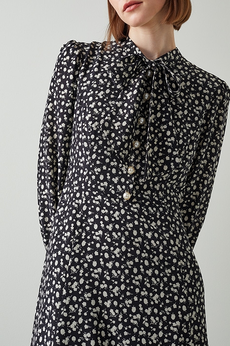 DR MORTIMER TIE NECK BLACK/WHITE 5