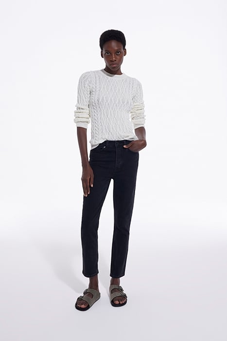 ROUND-NECK CABLE WOOL SWEATER WHITE 3