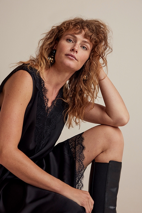 DRESS SILKY SATIN BLACK 4