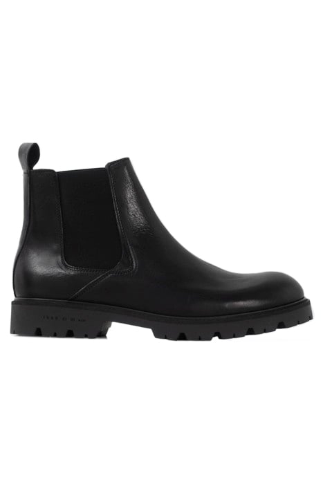 BLACK LEATHER LUGGED SOLE CHELSEA BOOTS BLACK 1