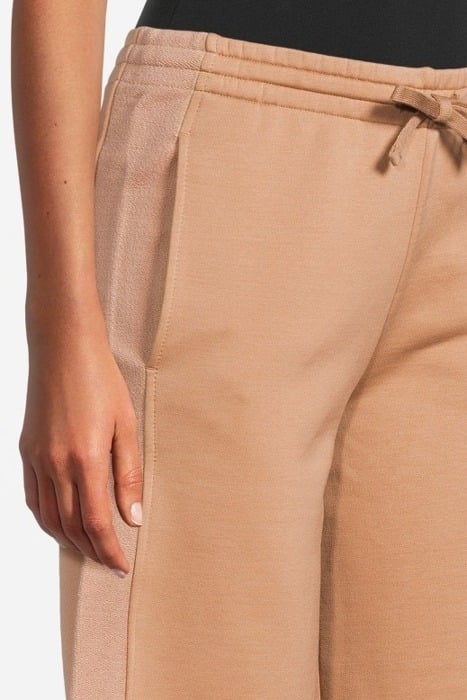 REVERSED STRIPE SHORT ALMOND 5