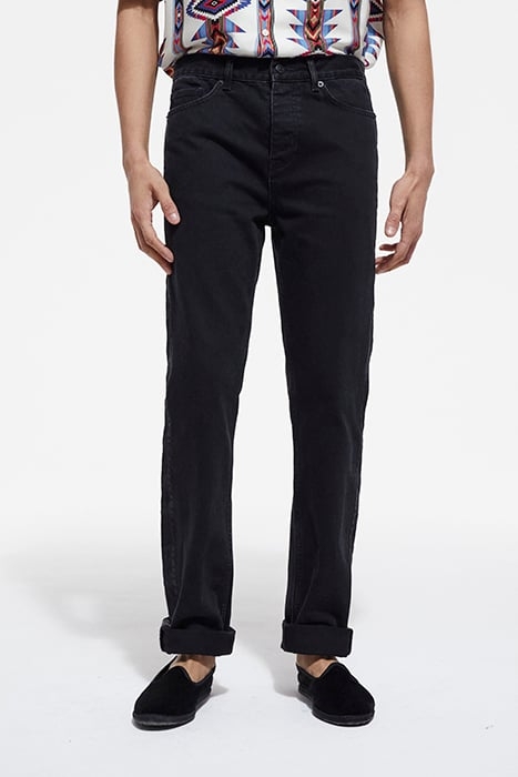 JEAN STRAIGHT NOIR DELAVE AVEC BRODERIE BLACK WASHED 1