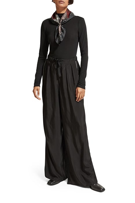 PRINTED SQUARE SCARF SNAKE 2