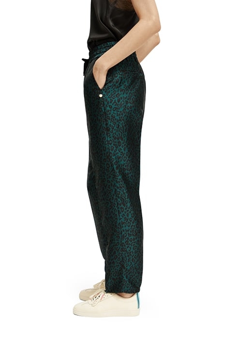 MAIA - MID RISE TAPERED LEG LEOPARD JACQUARD JOGGER CREATURE 5