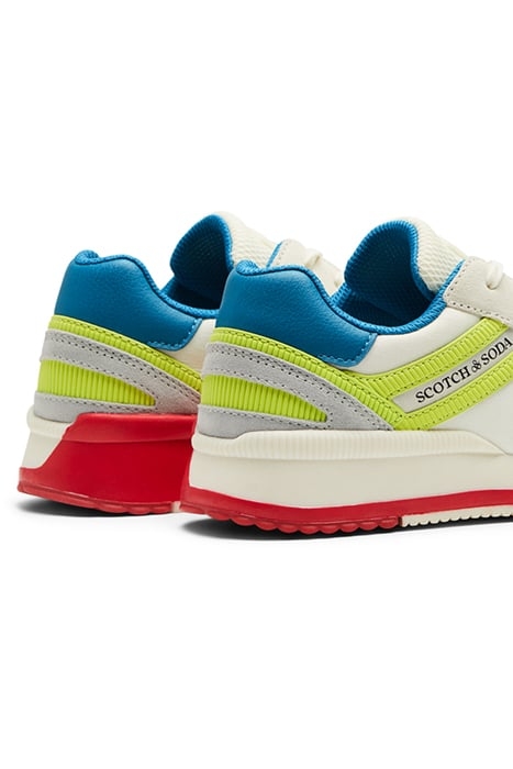 BOYS VIVEXIO SNEAKER WHITE 7