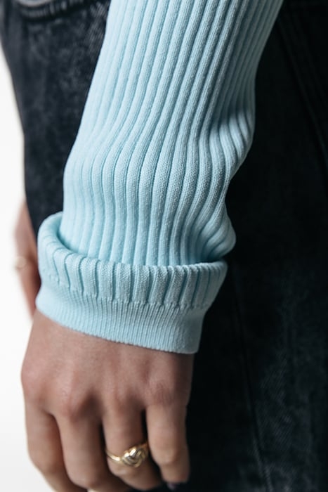 NORI FINE KNIT CROPPED LONGSLEEVE POLO LIGHT OCEAN BLUE 5