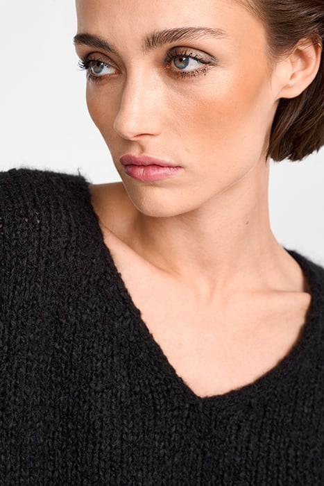 V-NECK PULLOVER BLACK 4
