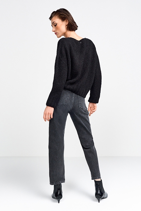 V-NECK PULLOVER BLACK 3