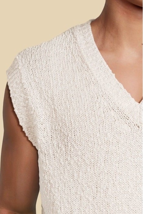CHUNKY VEST NEUTRAL MILK 4