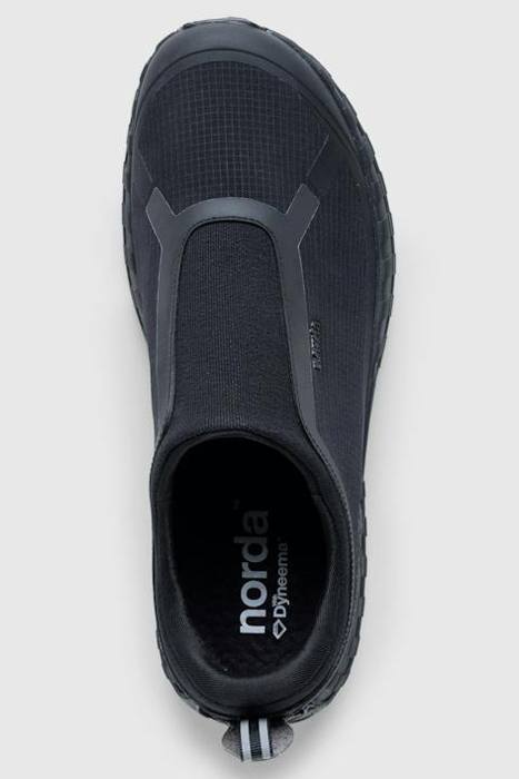 NORDA – 003 M PITCH BLACK 3