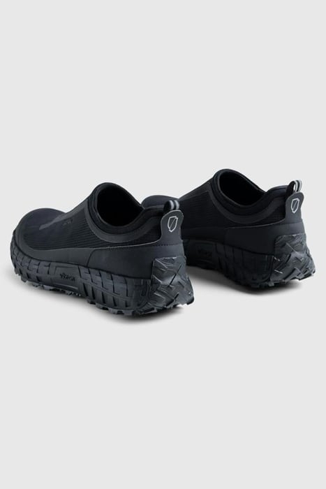 NORDA – 003 M PITCH BLACK 4