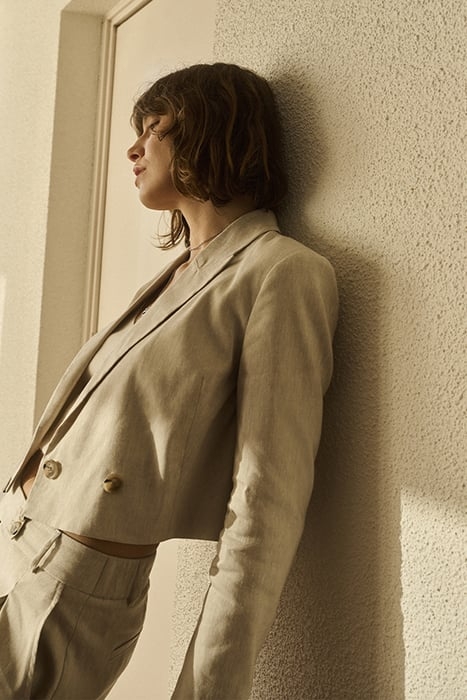 ACEDIA CROPPED LINEN BLAZER WHISPER CHALK 5