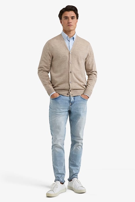 FINE MERINO CLASSIC CARDIGAN SAND 2