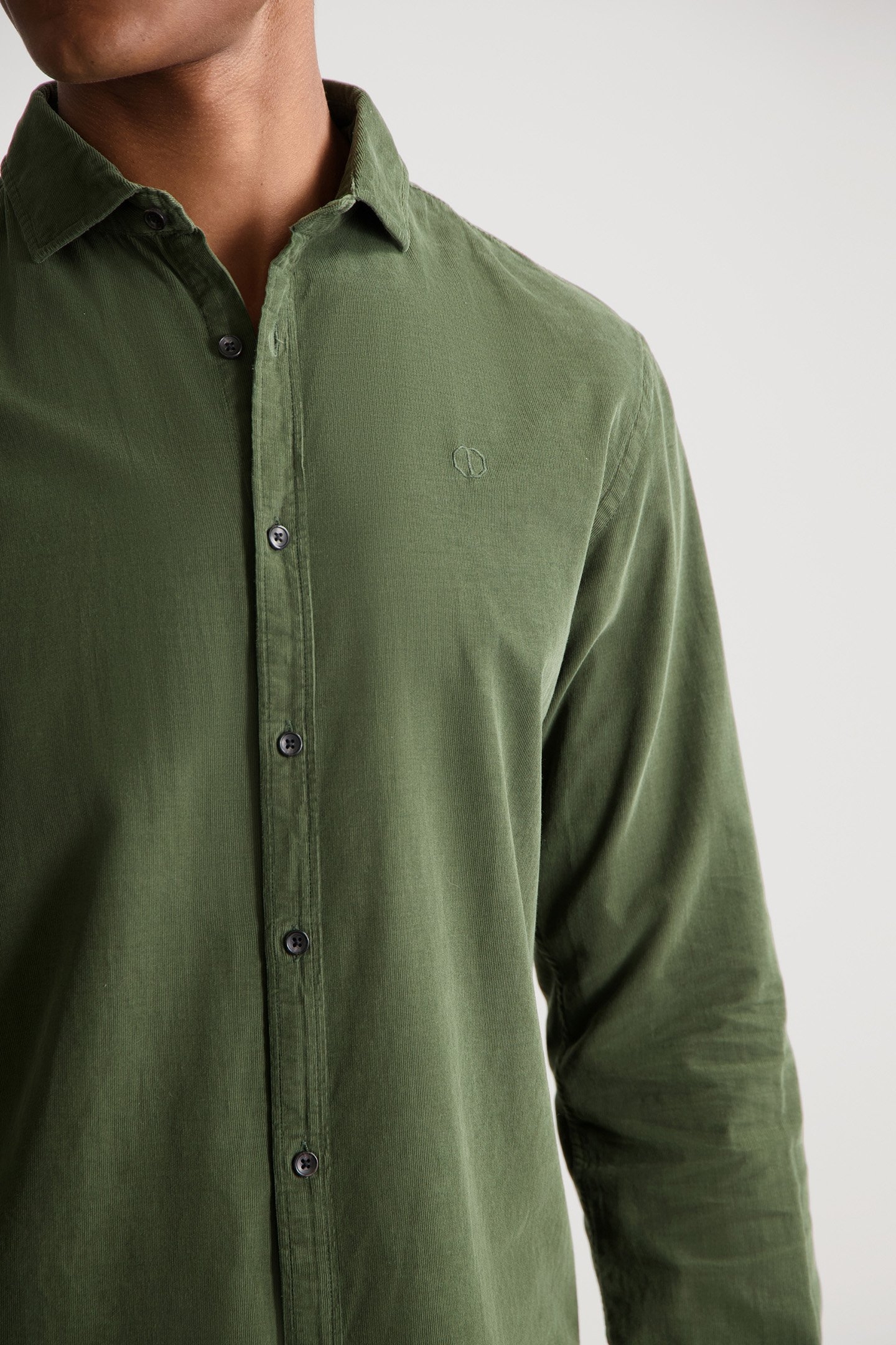 DS_ROALD SHIRT DARK ARMY 5