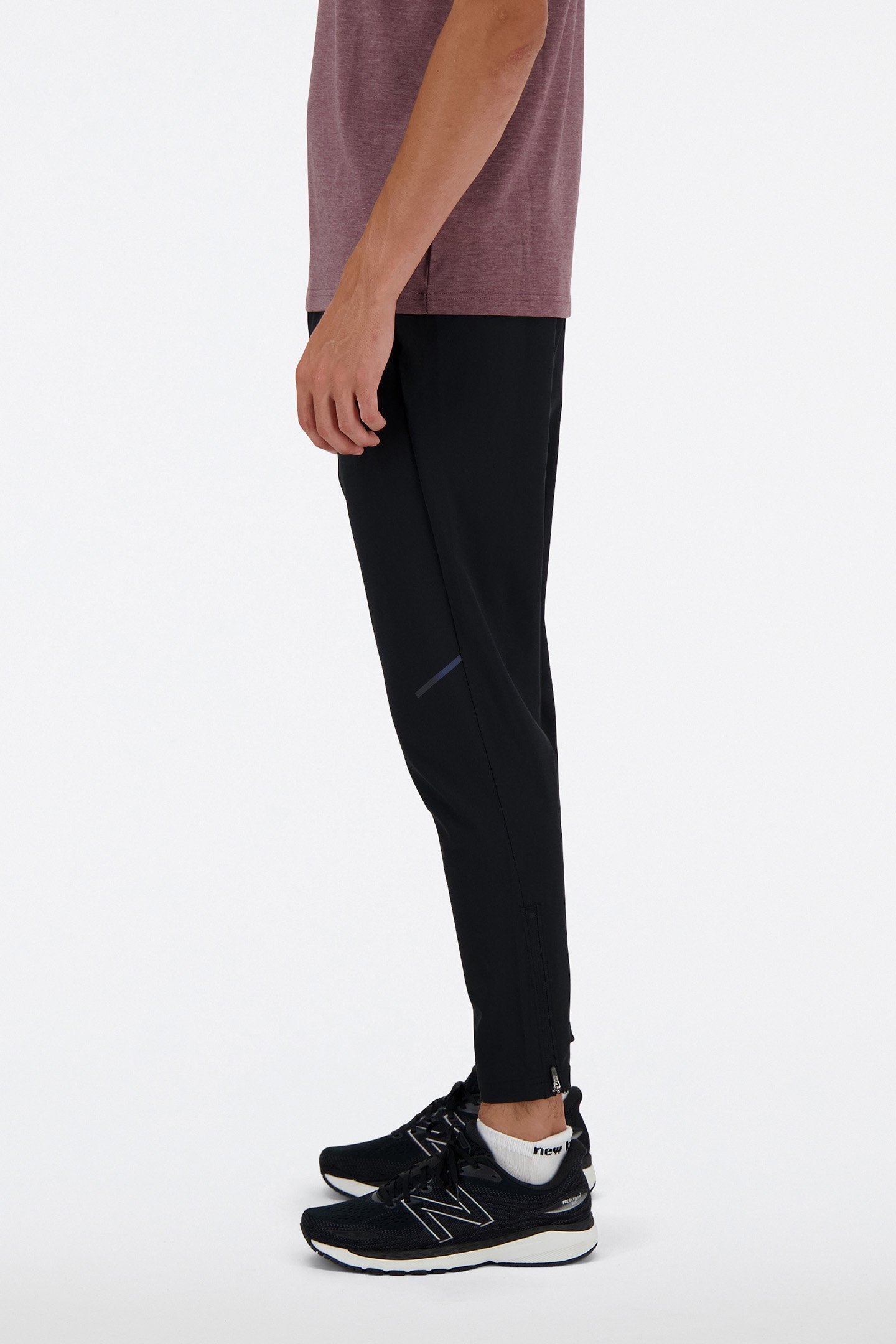 SLIM SWEATPANTS IN BLACK 3