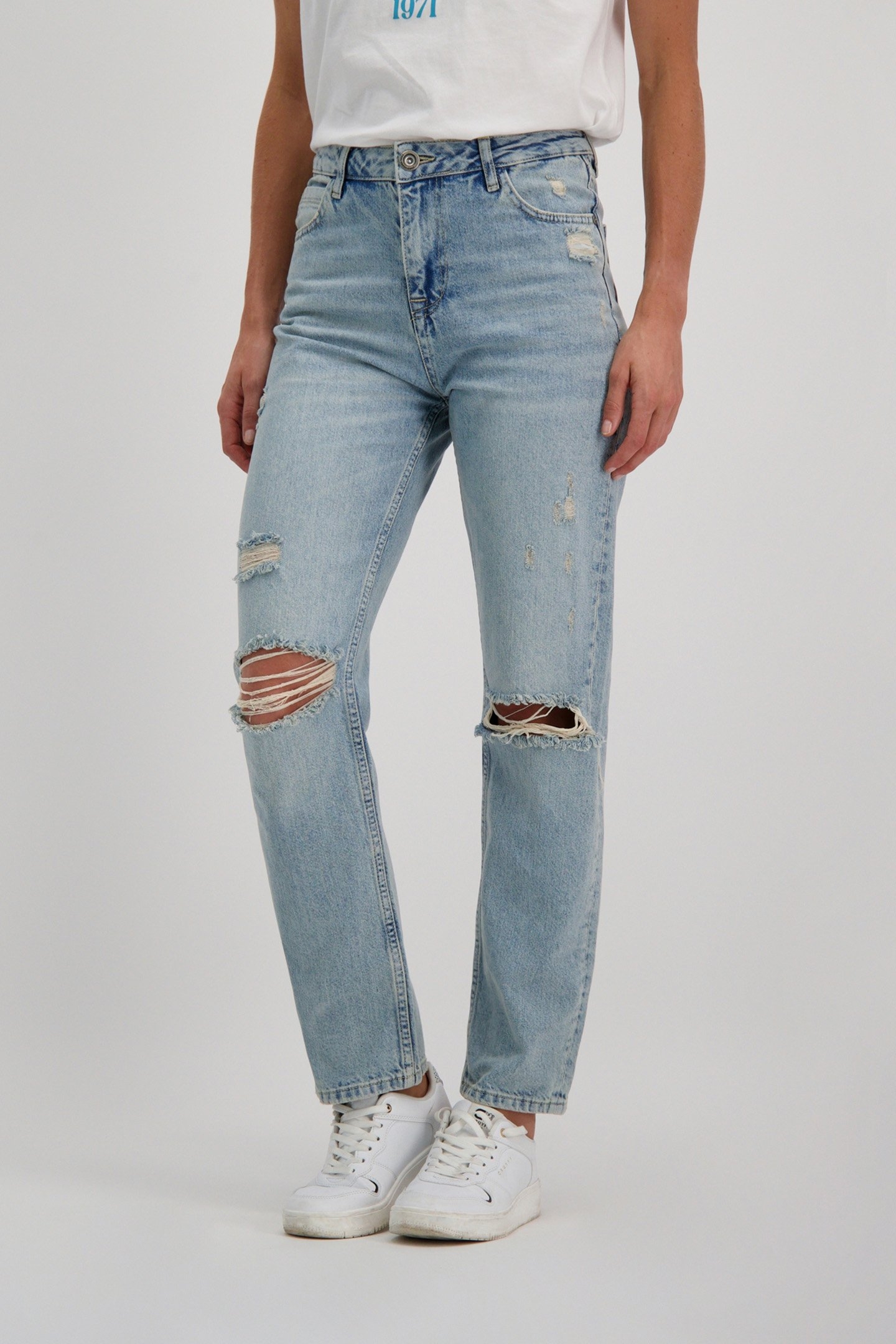 AMBER DENIM DESTROYED BLEACHED 1