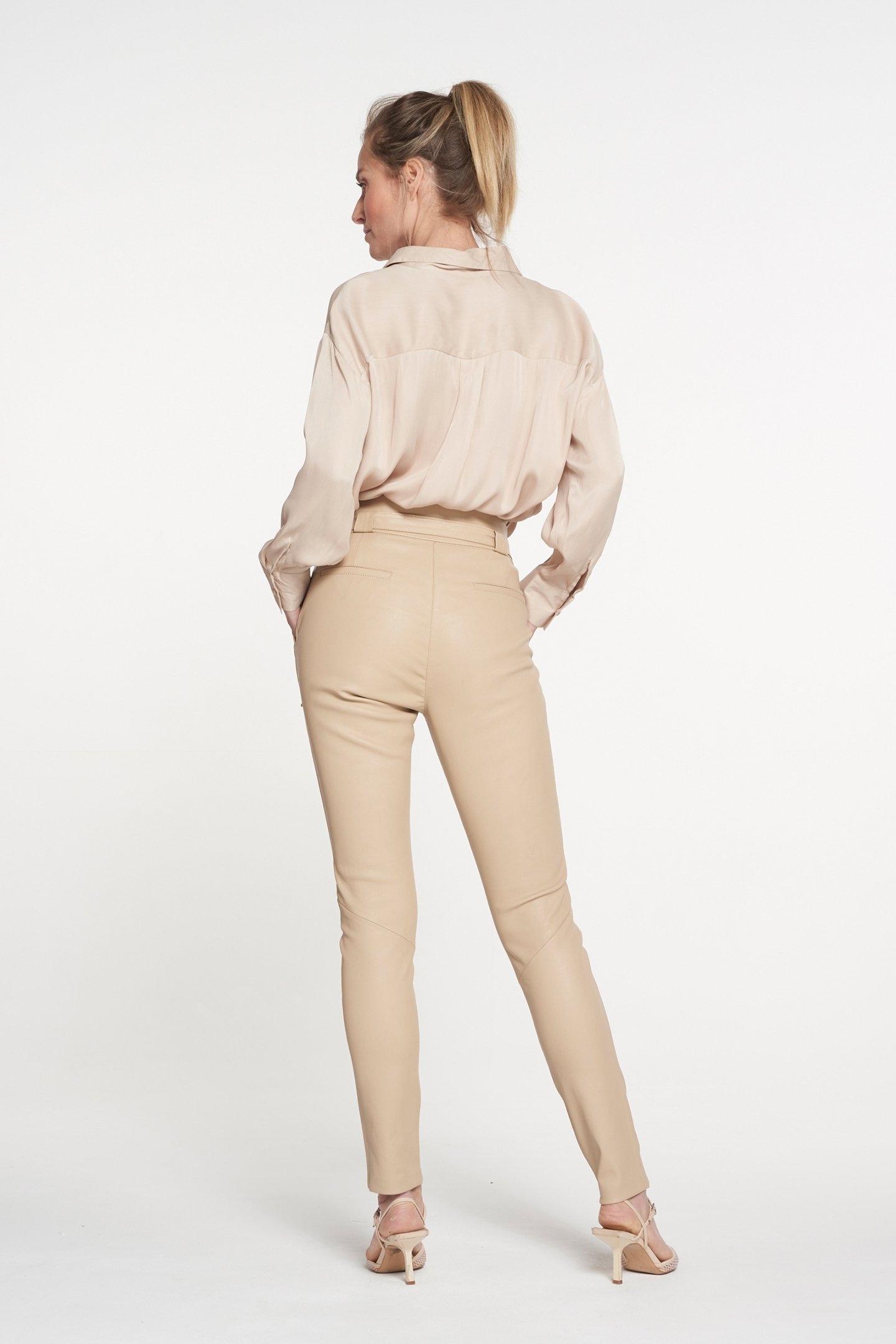 PAULA STRETCH LEATHER LATTE 6