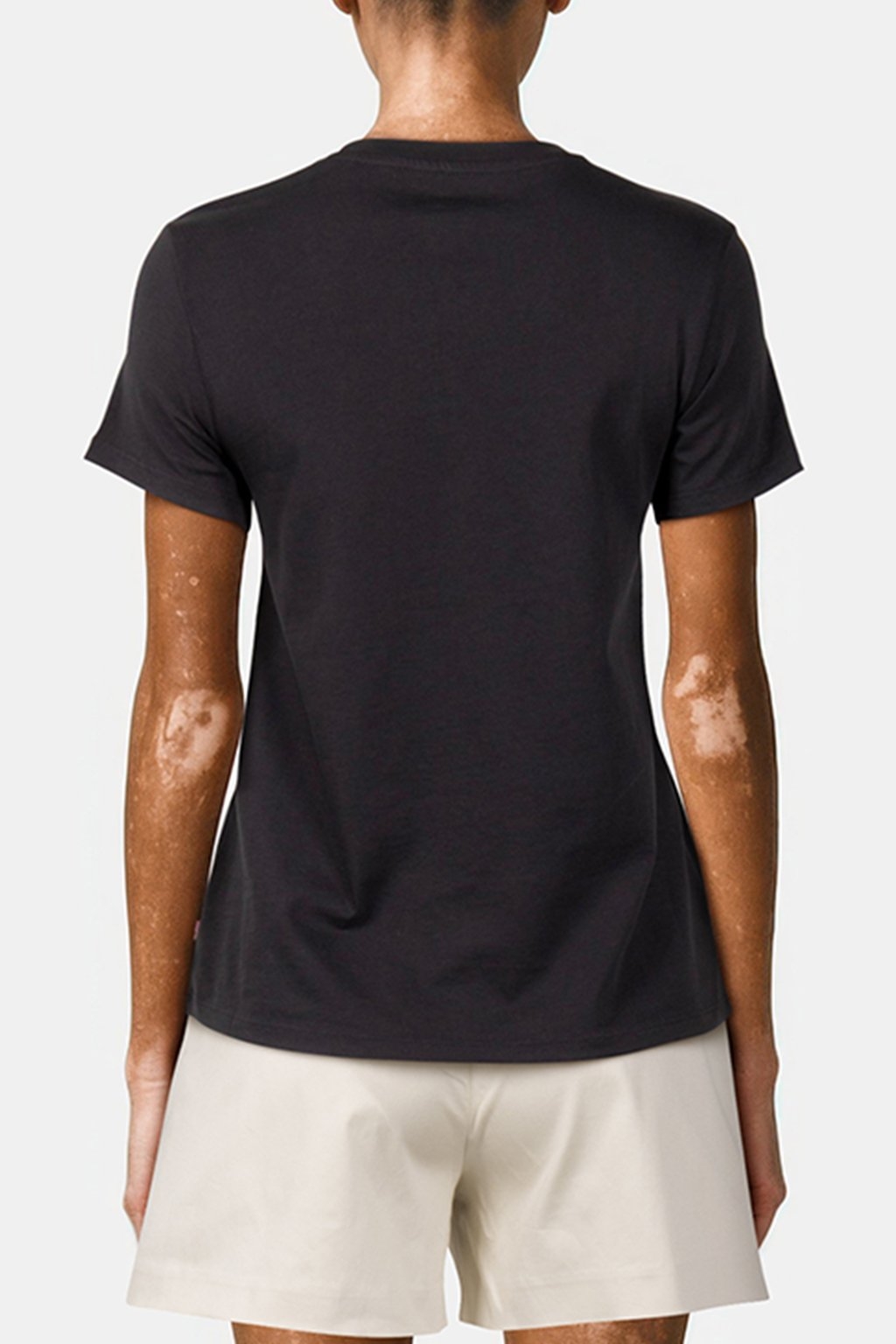 THE PERFECT TEE GRADIENT SSNL LOGO 2