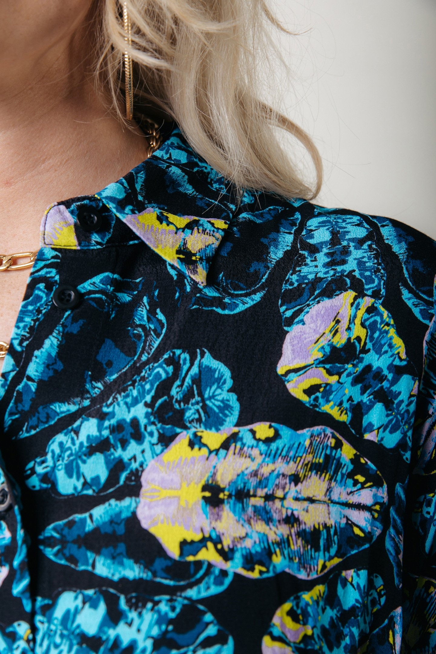 TALIA DIGITAL FLOWER OVERSIZED BLOUSE LIGHT BLUE 3