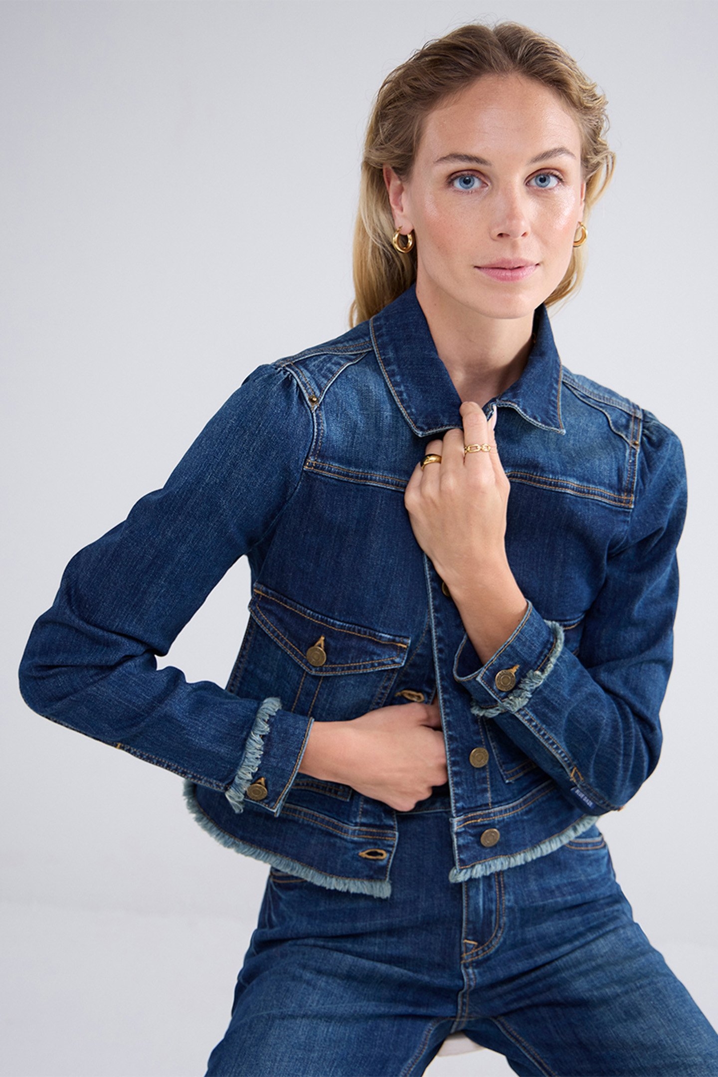 SLIM JEANS JACKET LIGHT WEIGHT COTTON BLUES 1